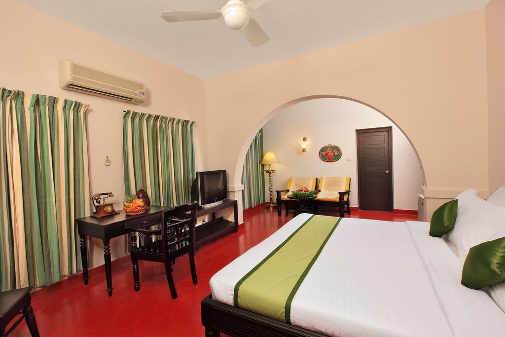 The River Retreat Heritage Ayurvedic Resort Shoranur Exterior photo