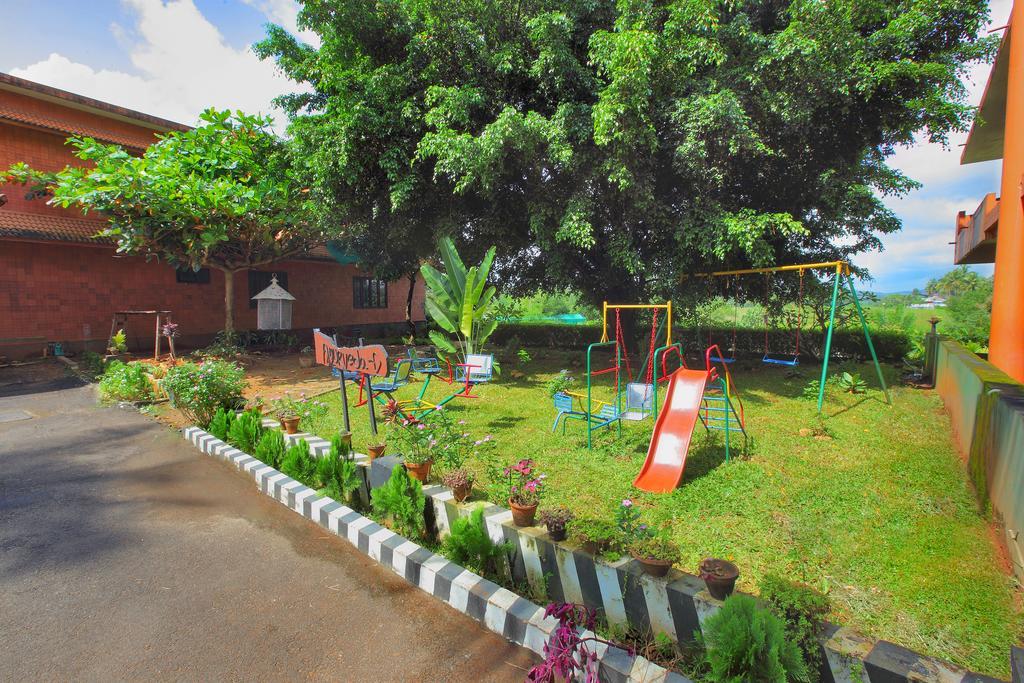 The River Retreat Heritage Ayurvedic Resort Shoranur Exterior photo