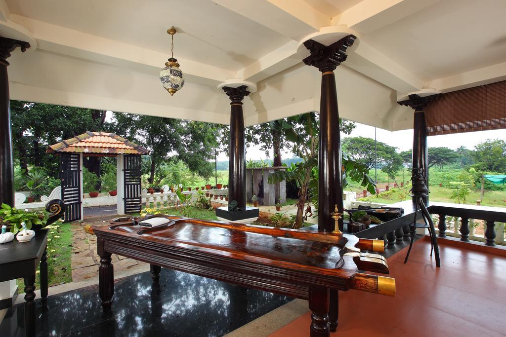 The River Retreat Heritage Ayurvedic Resort Shoranur Exterior photo