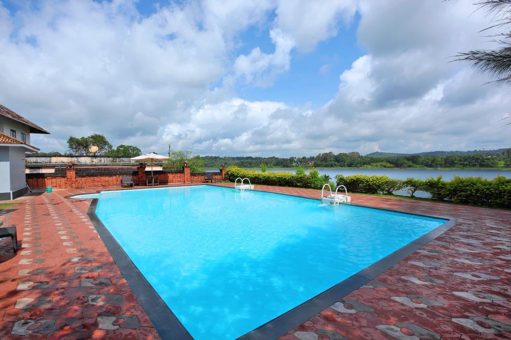The River Retreat Heritage Ayurvedic Resort Shoranur Exterior photo
