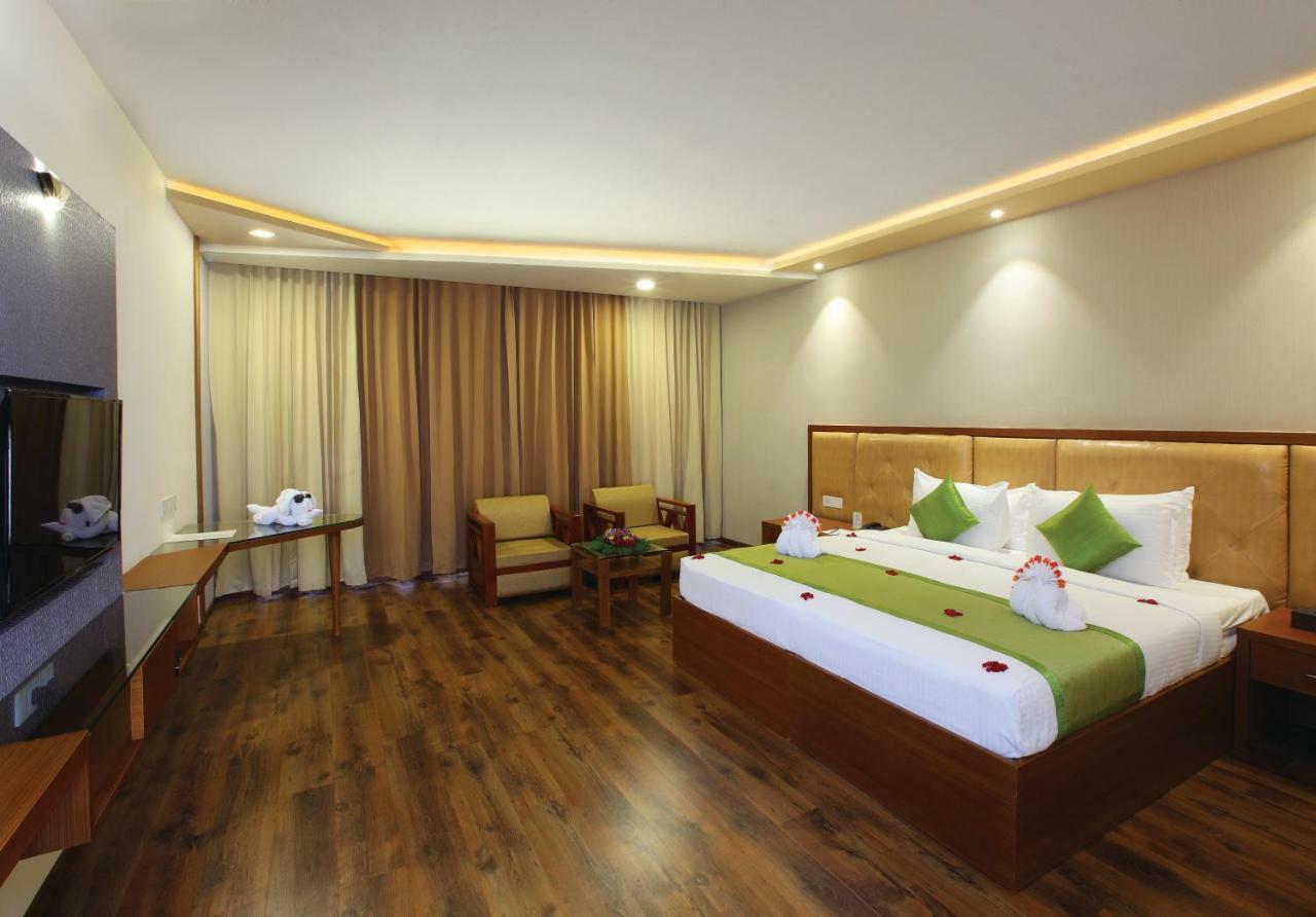 The River Retreat Heritage Ayurvedic Resort Shoranur Exterior photo