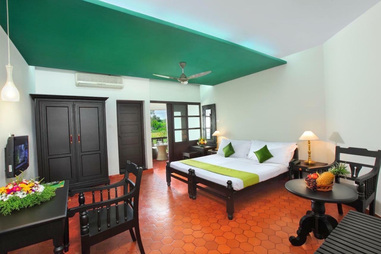 The River Retreat Heritage Ayurvedic Resort Shoranur Exterior photo