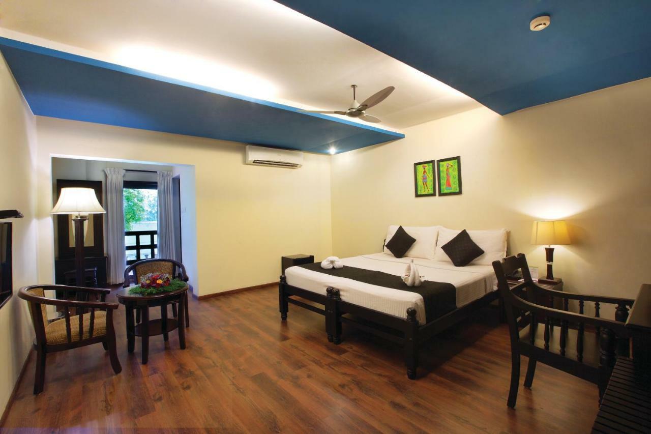 The River Retreat Heritage Ayurvedic Resort Shoranur Exterior photo