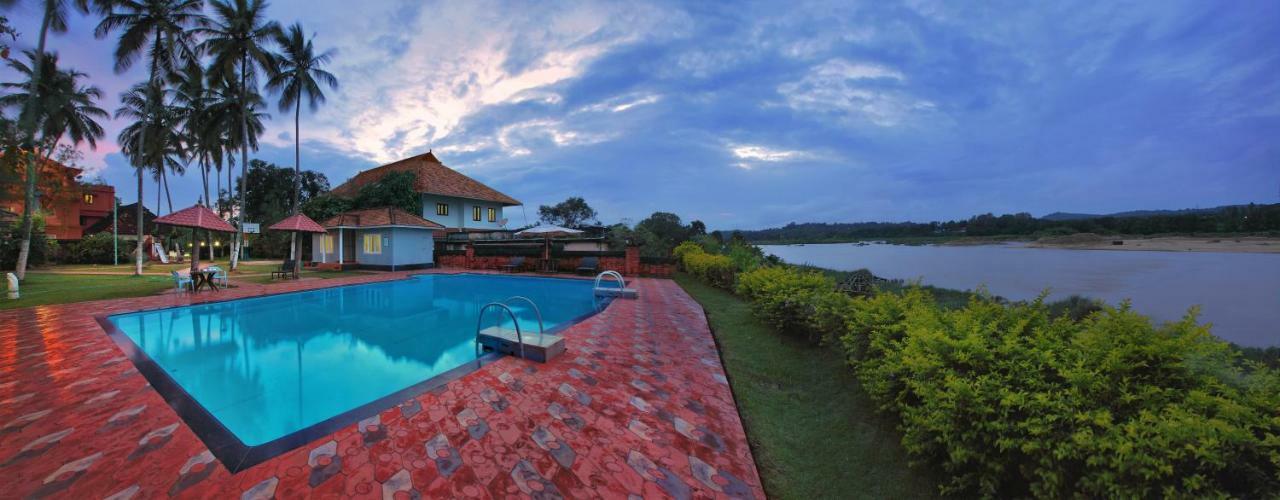 The River Retreat Heritage Ayurvedic Resort Shoranur Exterior photo