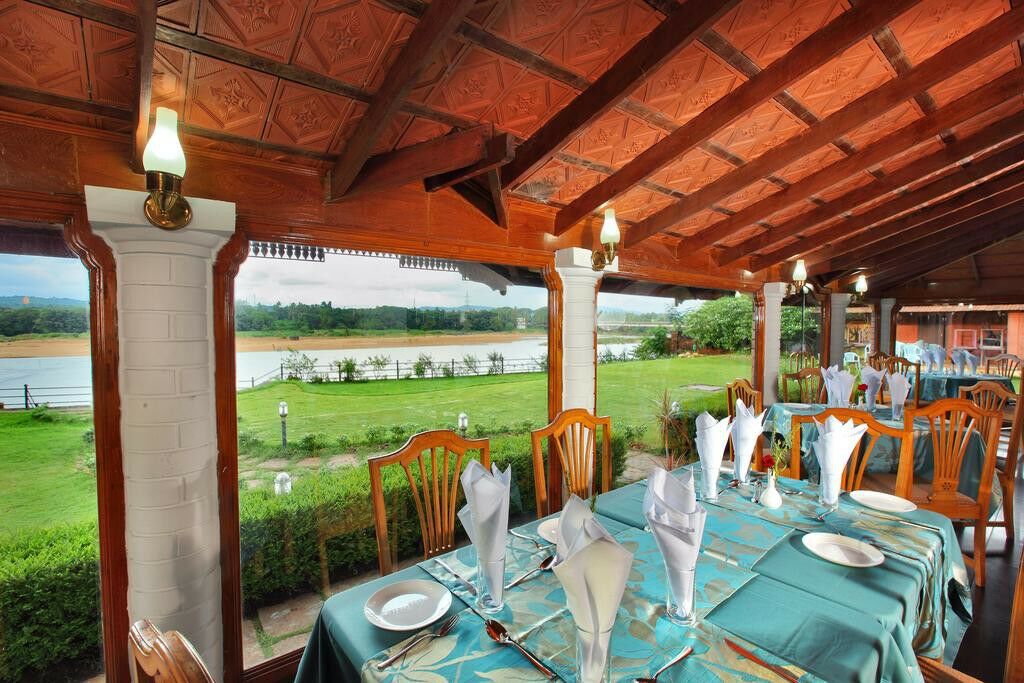 The River Retreat Heritage Ayurvedic Resort Shoranur Exterior photo